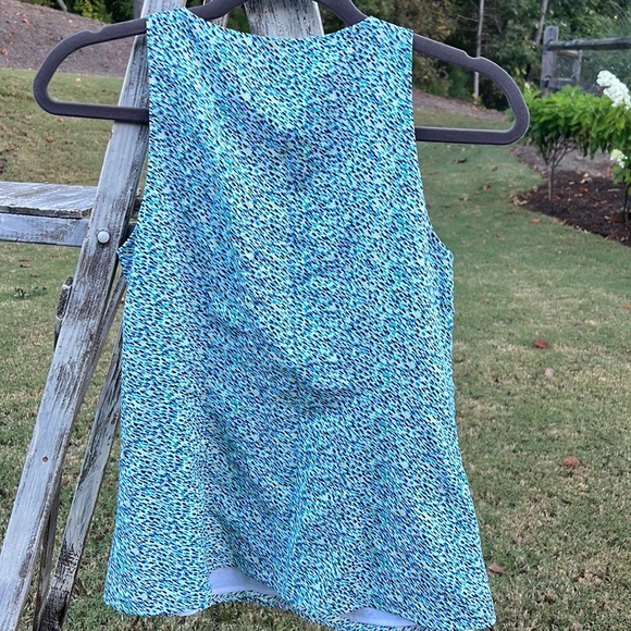 Ann Taylor sleeveless blouse - Picture 4 of 4